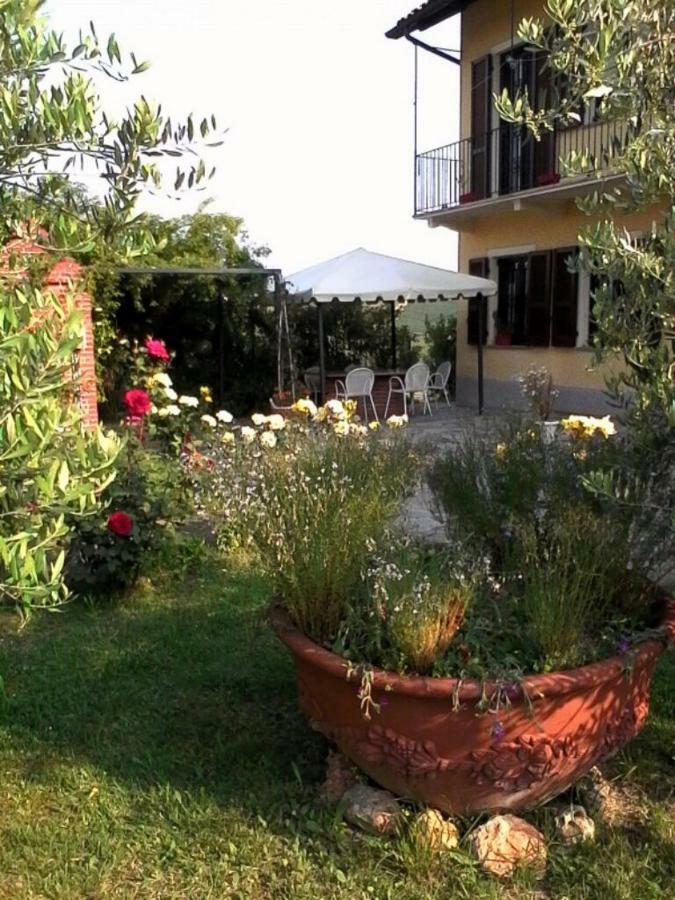Hostal La Casa Dei Masue' Alba  Exterior foto